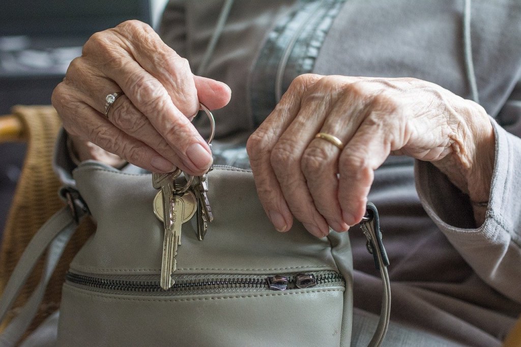 O quanto a memória de uma casa com lembranças significativas acompanha um idoso&nbsp;demenciado?