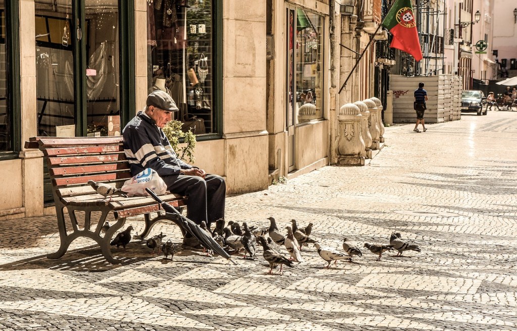 Que mudanças urbanas poderão trazer melhores condições de uso da cidade para os idosos?