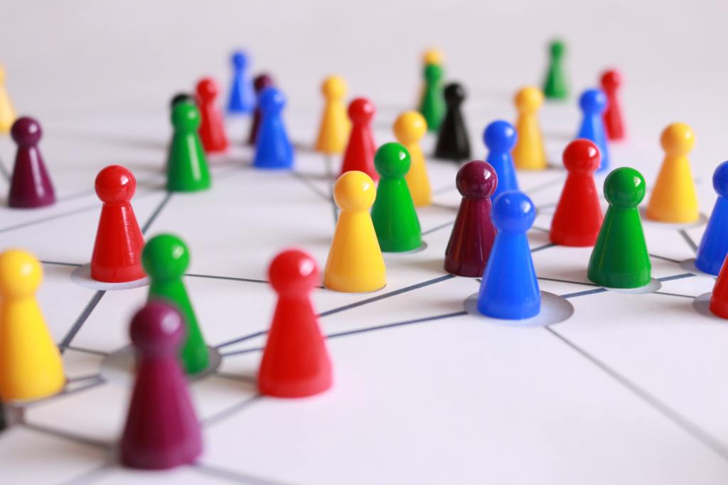 Coabitar com amigos poderia ser a solução para reunir “parentes por parte de vida” na&nbsp;velhice?