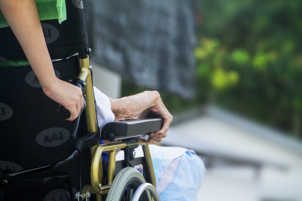 Como prevenir novos contágios nas moradias institucionais com a liberação do uso de&nbsp;máscaras?